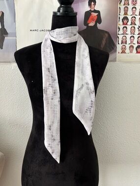 Lightweight White & purple Printed Women’s Scarf